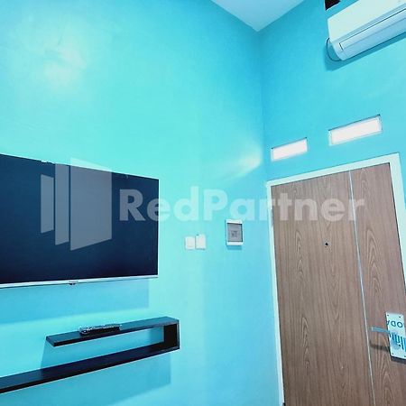Griya Prashasta Mitra Reddoorz Hotel Kediri  Exterior photo